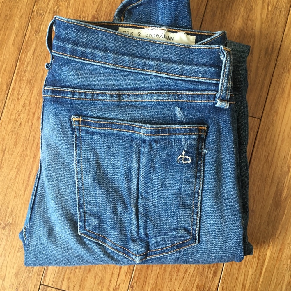 EUC rag & bone skinny stretch jeans in destroyed